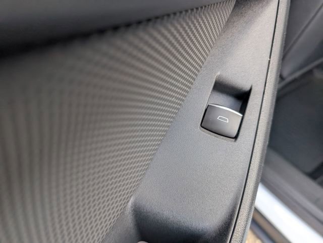 New 2026 Chevrolet Equinox RS w/ Convenience Package III FWD image 11