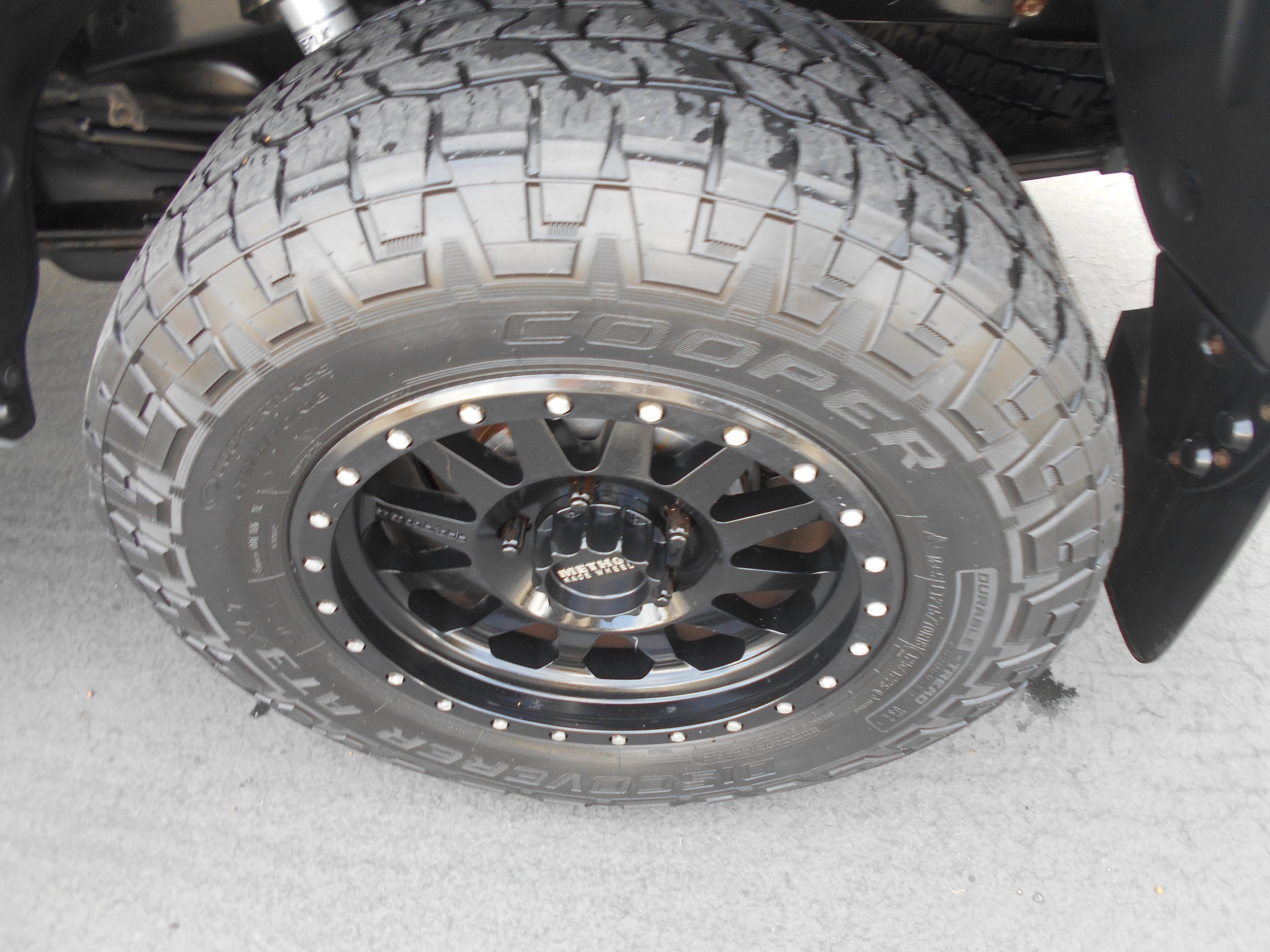 Used 2016 Toyota Tundra Limited w/ Limited Premium Package AWD/4WD image 12