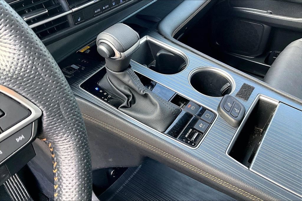 Used 2024 Toyota Sienna XLE Woodland Edition image 16