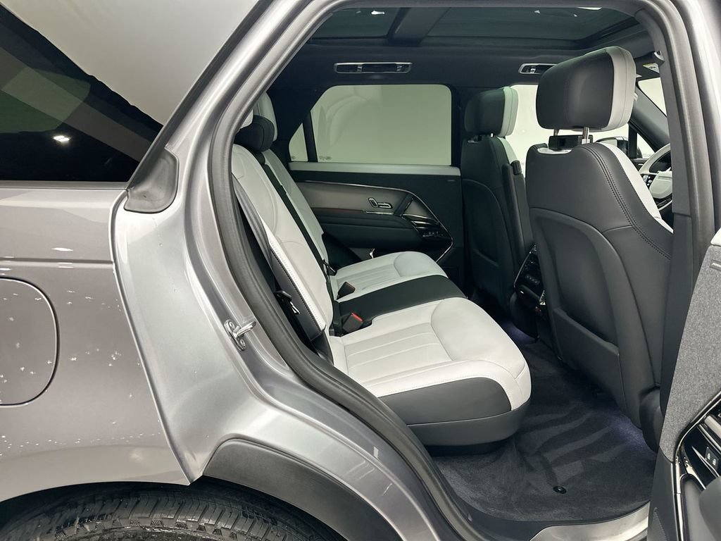 Used 2024 Land Rover Range Rover Sport Dynamic SE AWD/4WD image 19