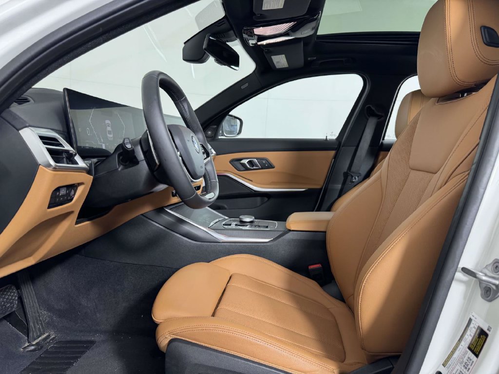 Used 2026 BMW 330i xDrive Sedan w/ Premium Package AWD/4WD image 4