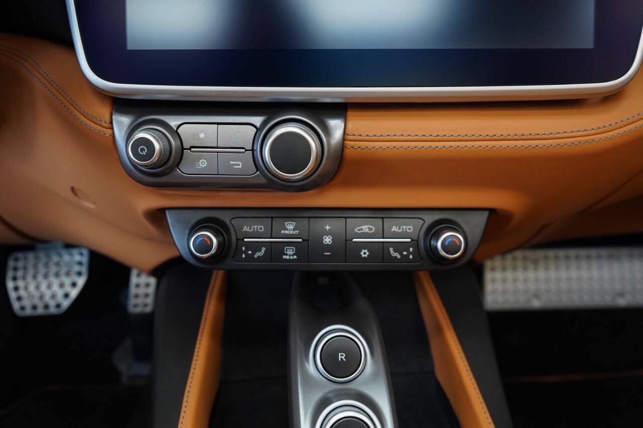 Used 2019 Ferrari Portofino RWD image 94