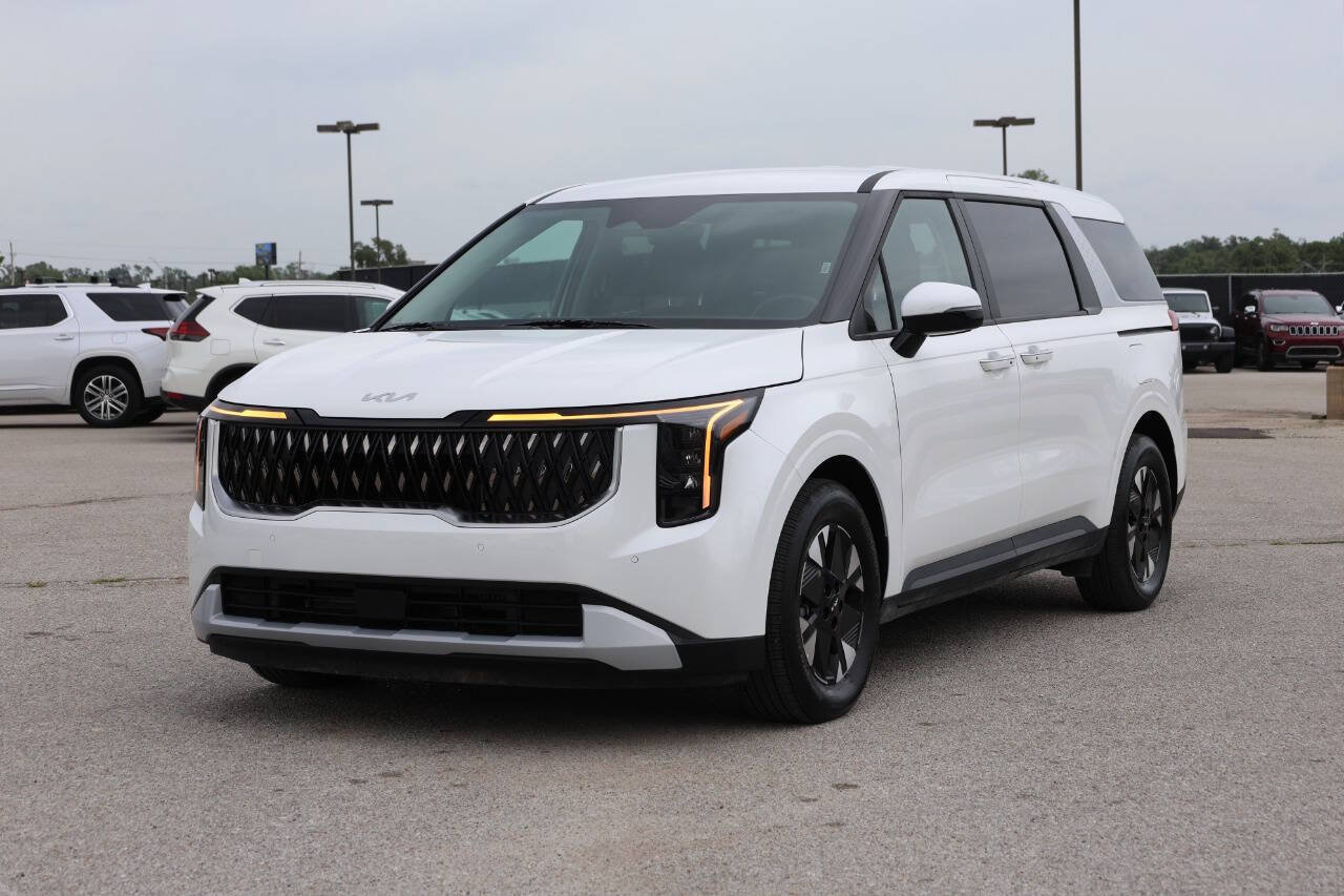 Used 2026 Kia Carnival LXS FWD image 6