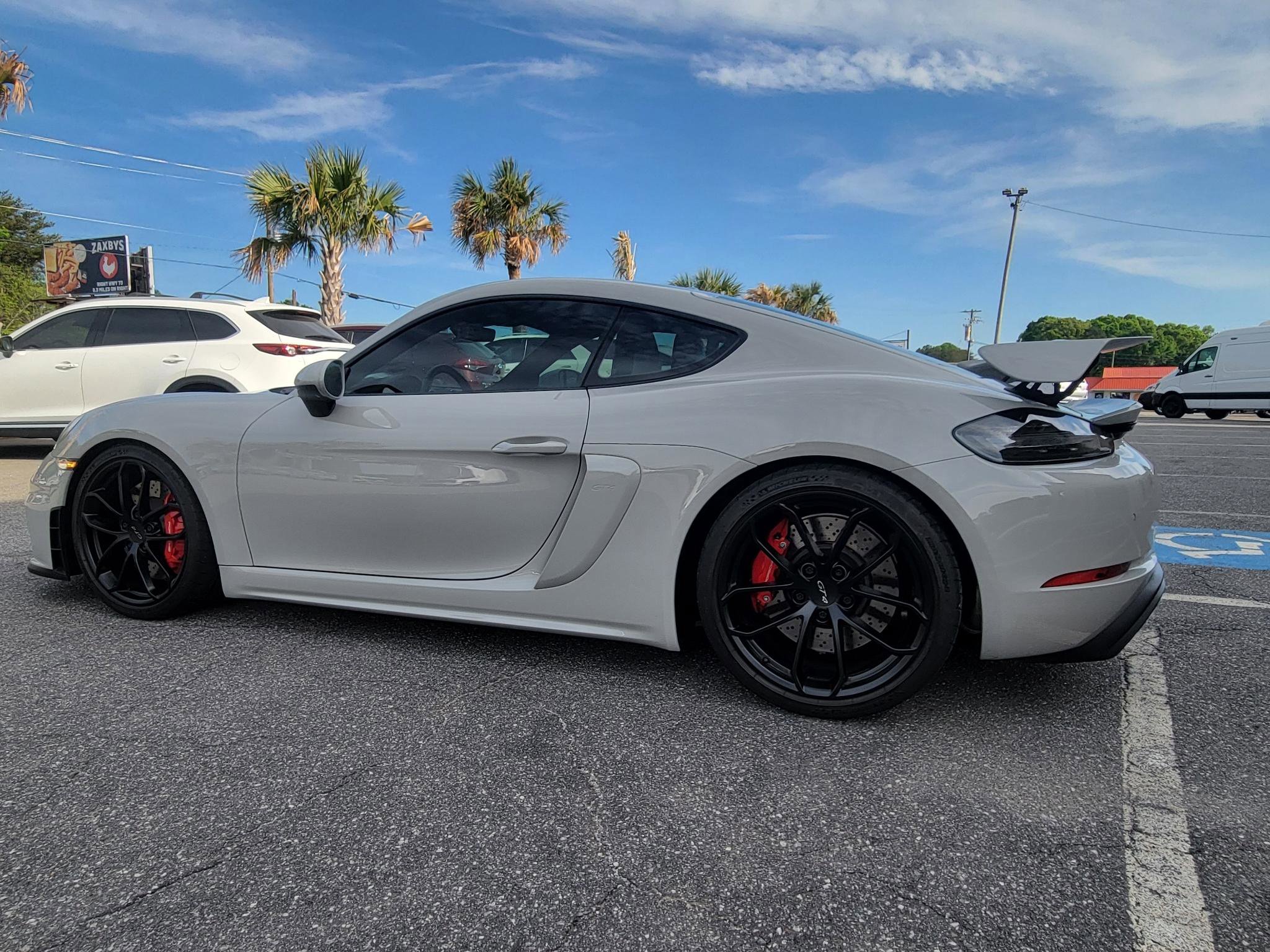 Used 2022 Porsche 718 Cayman GT4 RWD image 11