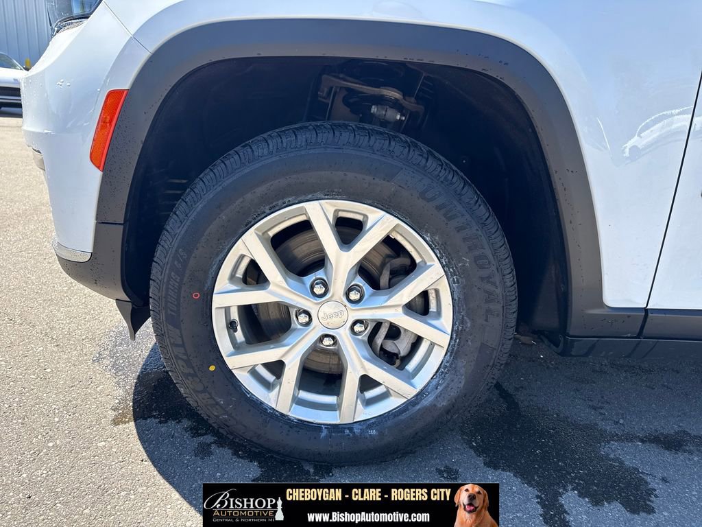 Used 2023 Jeep Grand Cherokee L Limited AWD/4WD image 19