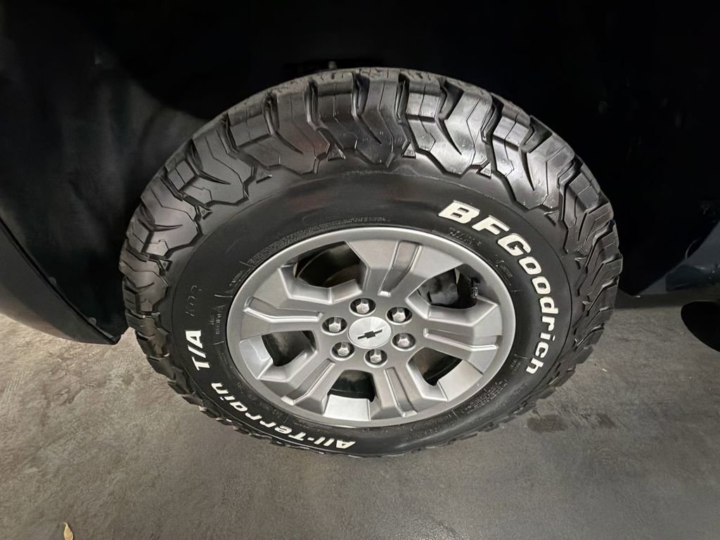 Used 2019 Chevrolet Tahoe LT w/ Off-Road Package AWD/4WD image 31