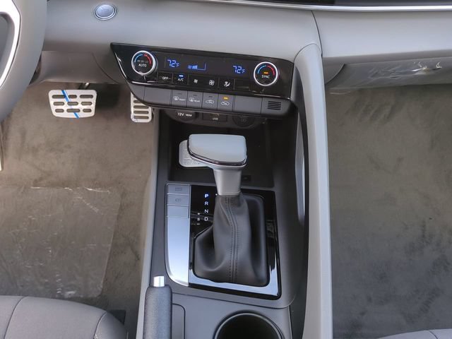 New 2026 Hyundai Elantra Sport FWD image 18