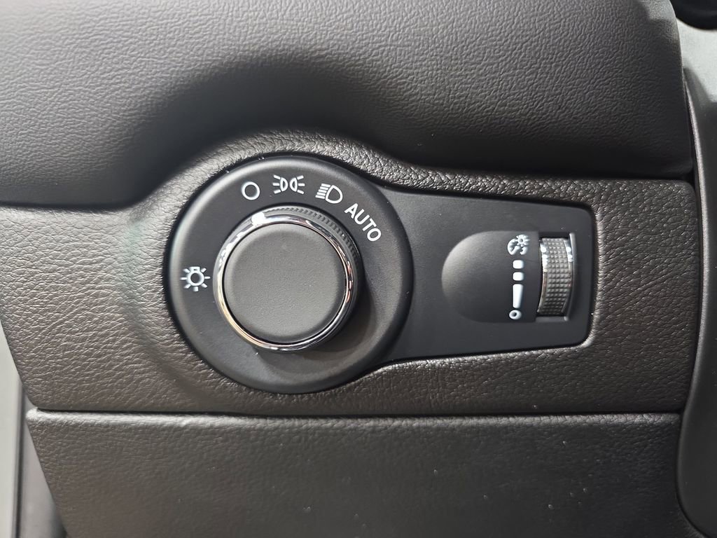 Used 2025 Dodge Durango GT image 25