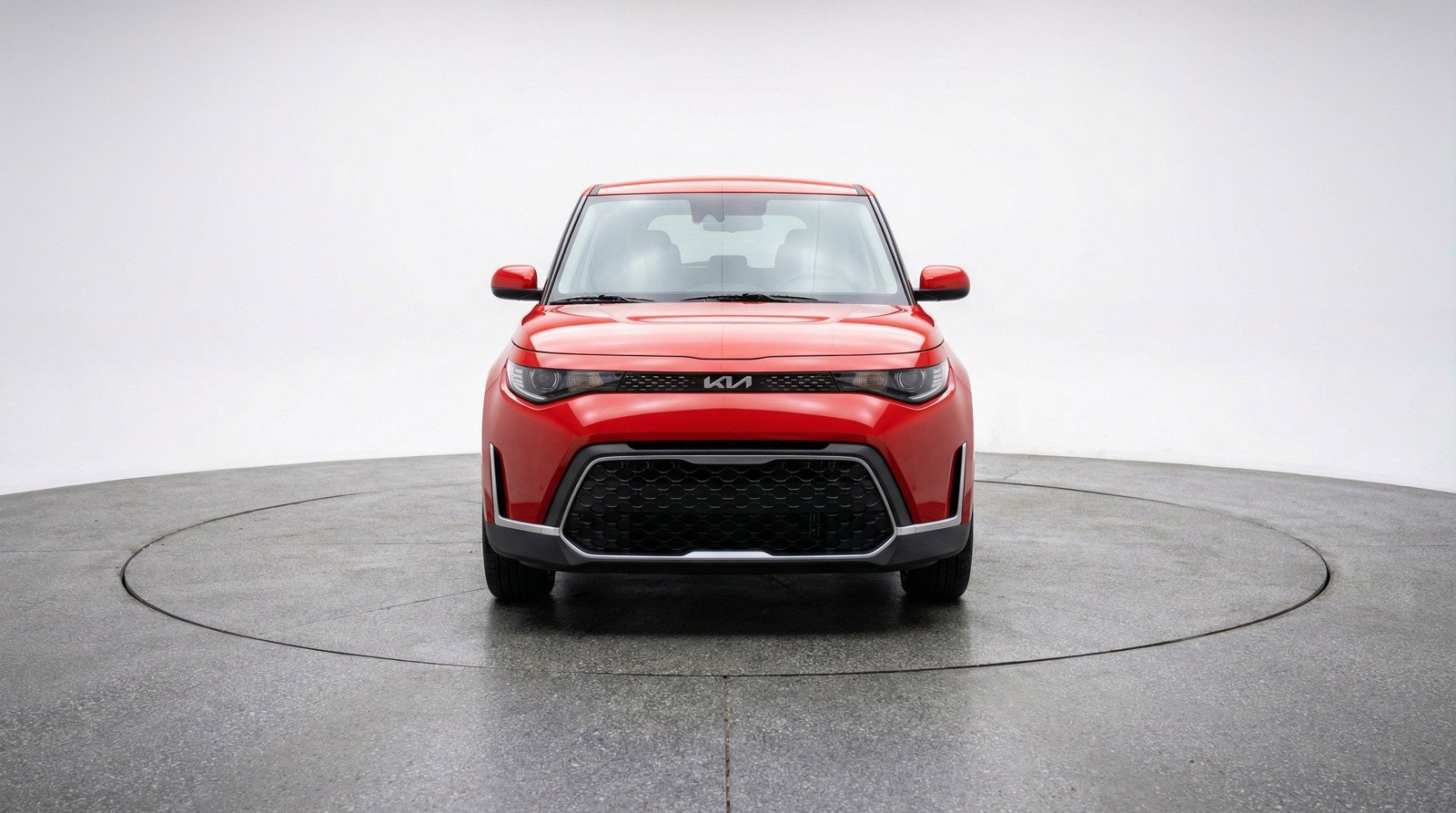 Used 2025 Kia Soul LX w/ LX Technology Package FWD image 2