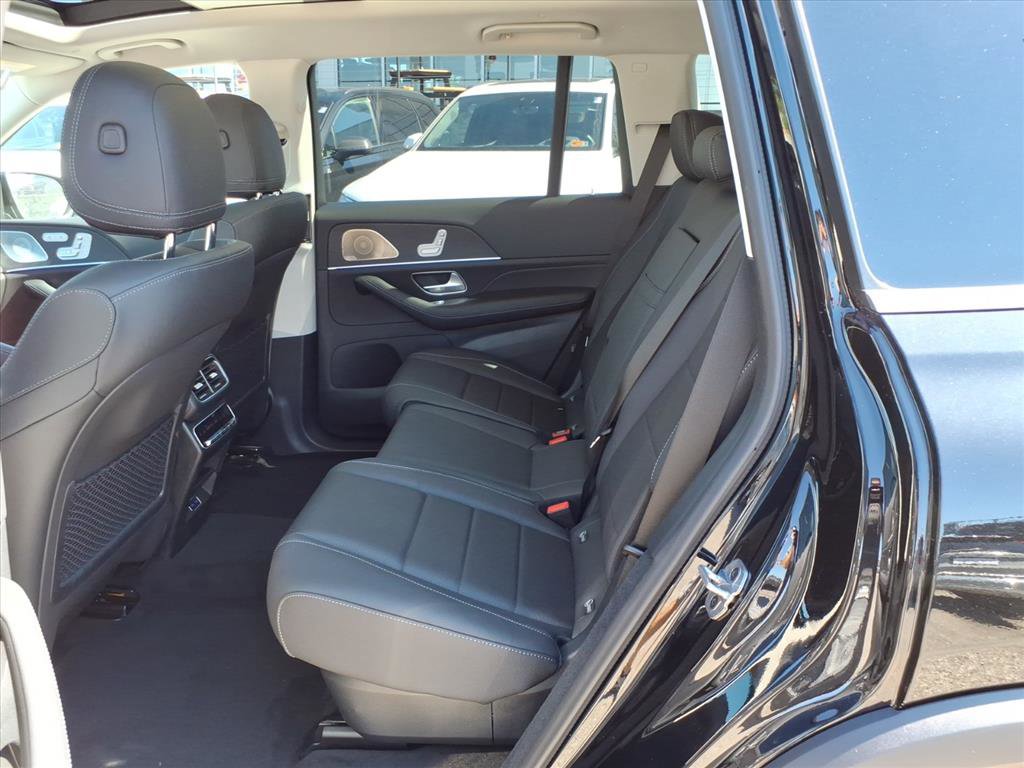 Used 2026 Mercedes-Benz GLS 450 4MATIC image 12