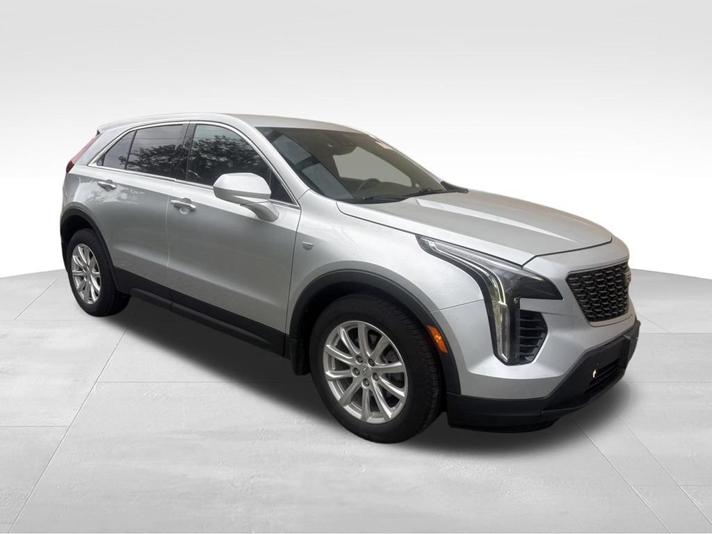Used 2022 Cadillac XT4 Luxury w/ Trailering Package AWD/4WD image 8