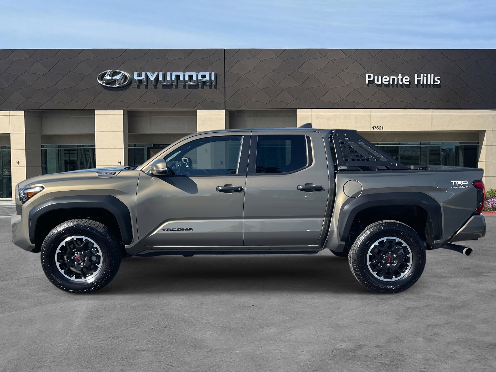 Used 2025 Toyota Tacoma TRD Off-Road w/ TRD Off Road Upgrade Package image 3