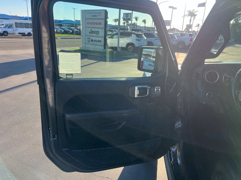 Used 2023 Jeep Wrangler Unlimited Rubicon 4xe w/ Cold Weather Group AWD/4WD image 21