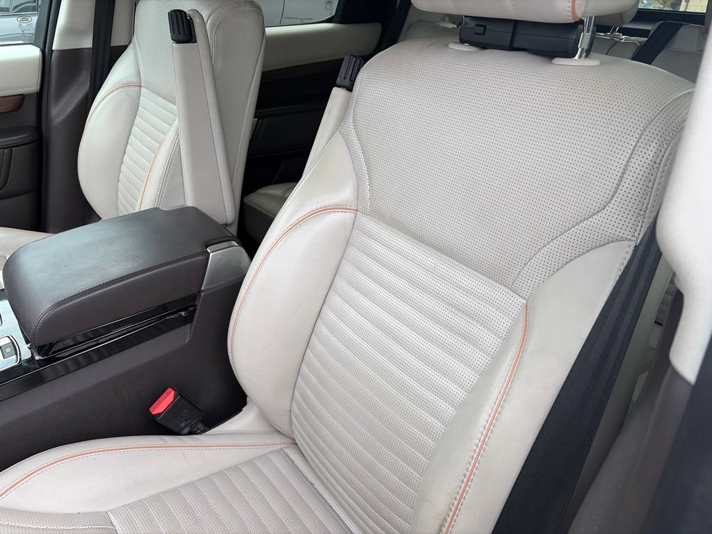 Used 2018 Land Rover Discovery HSE Luxury AWD/4WD image 13