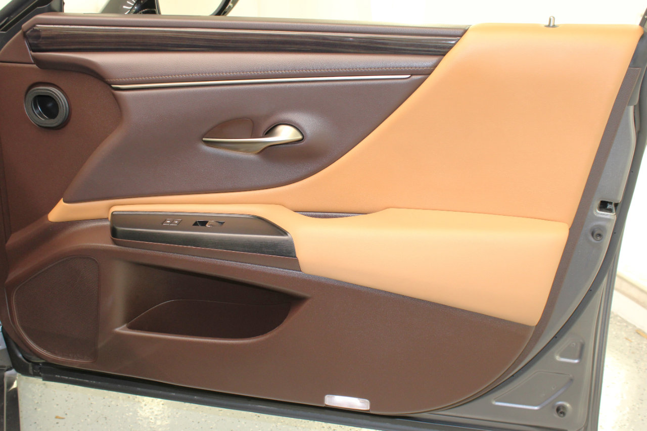 Used 2021 Lexus ES 300h w/ Premium Package image 49