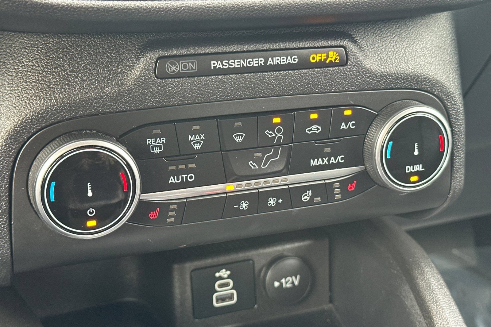 Used 2025 Ford Escape ST-Line Select AWD/4WD image 19