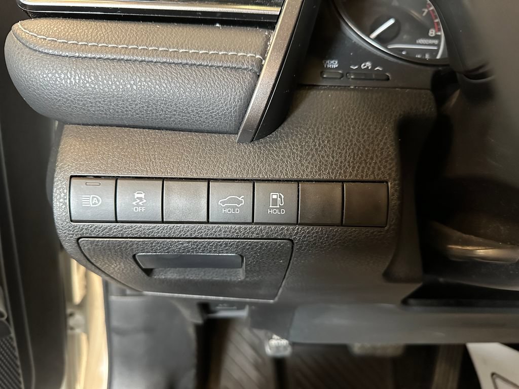 Used 2022 Toyota Camry SE FWD image 18