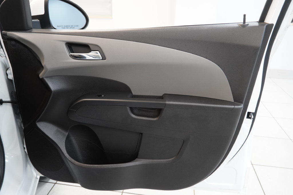 Used 2016 Chevrolet Sonic LT FWD image 30