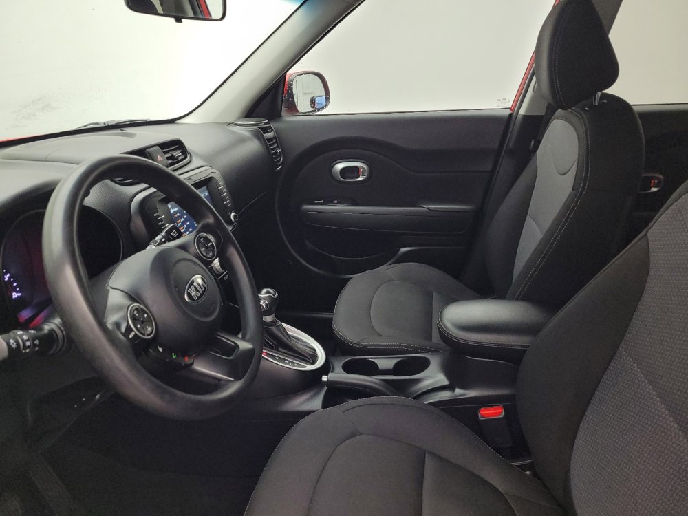 Used 2019 Kia Soul + image 17