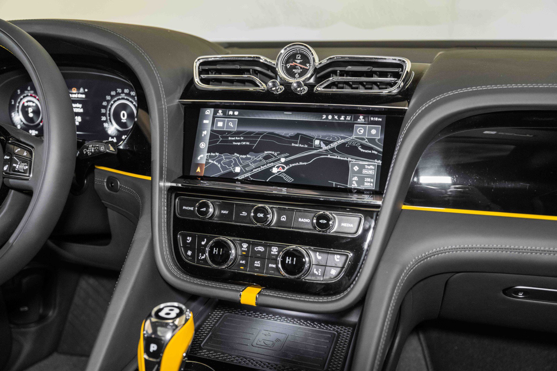 Certified 2024 Bentley Bentayga image 33