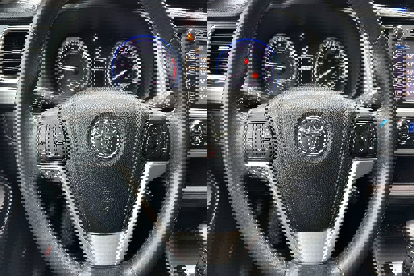 Used 2014 Toyota Highlander Limited image 29