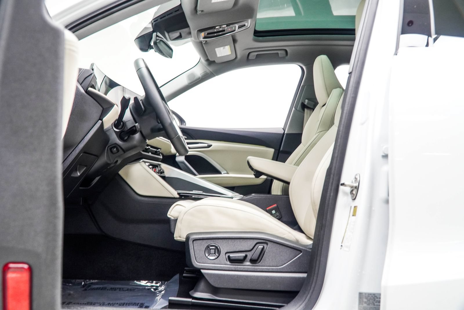 Used 2025 Audi Q5 Premium Plus w/ Premium Plus AWD/4WD image 39