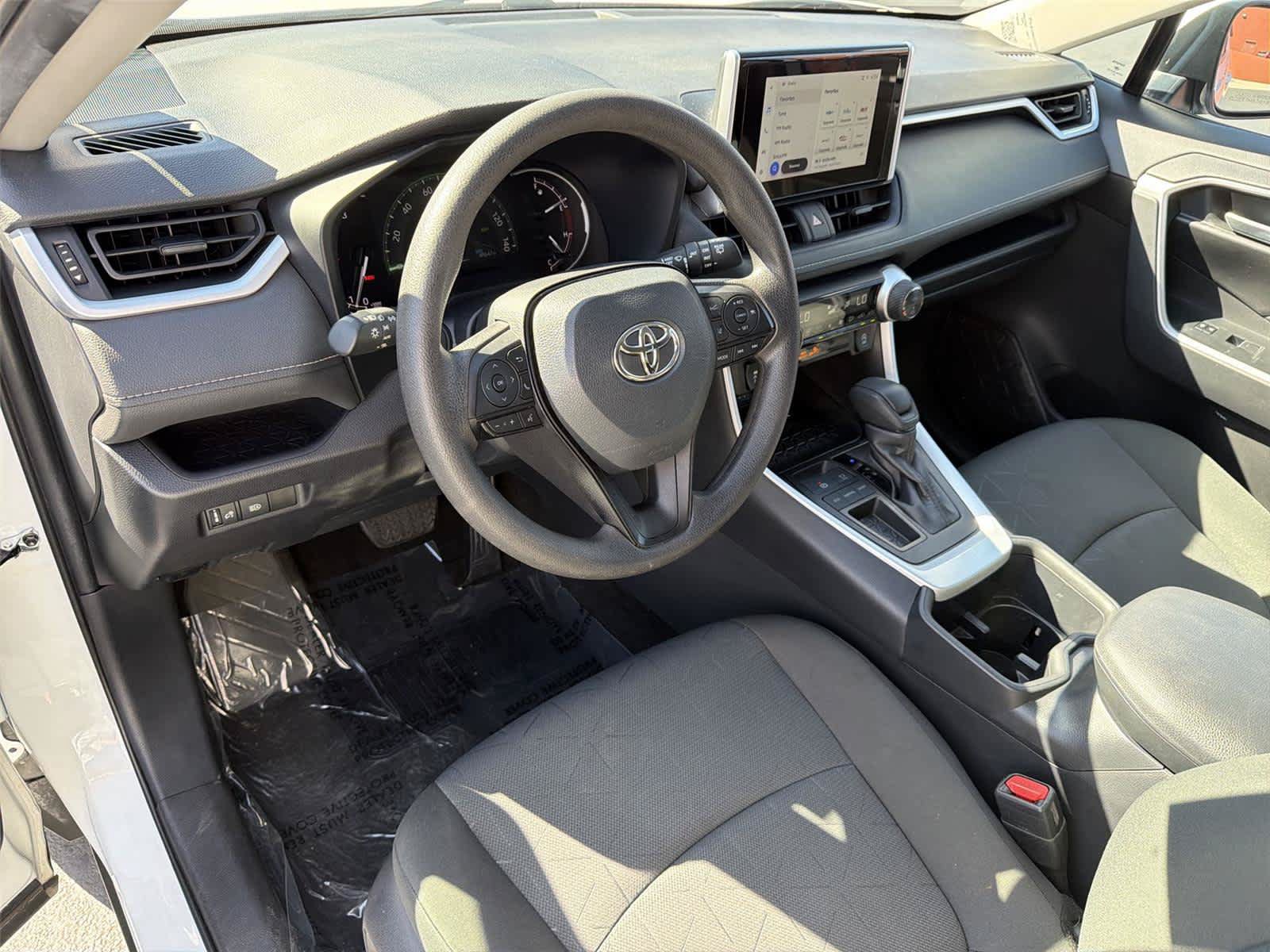 Used 2025 Toyota RAV4 XLE FWD image 2