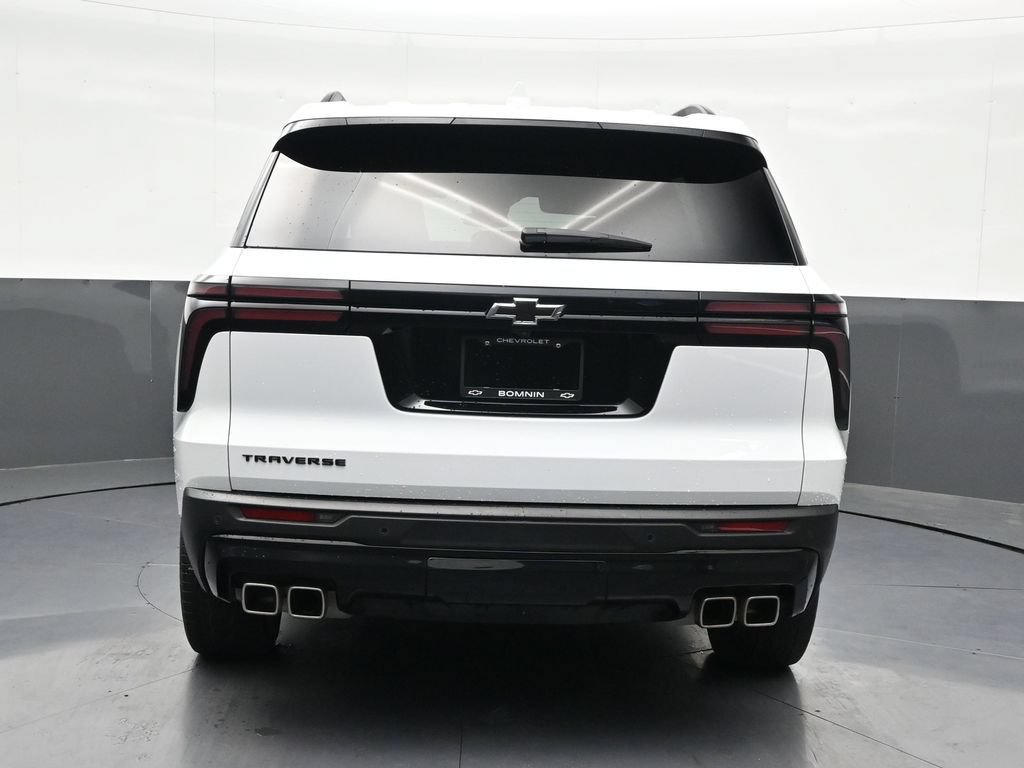 Used 2025 Chevrolet Traverse LT w/ Midnight/Sport Edition FWD image 4