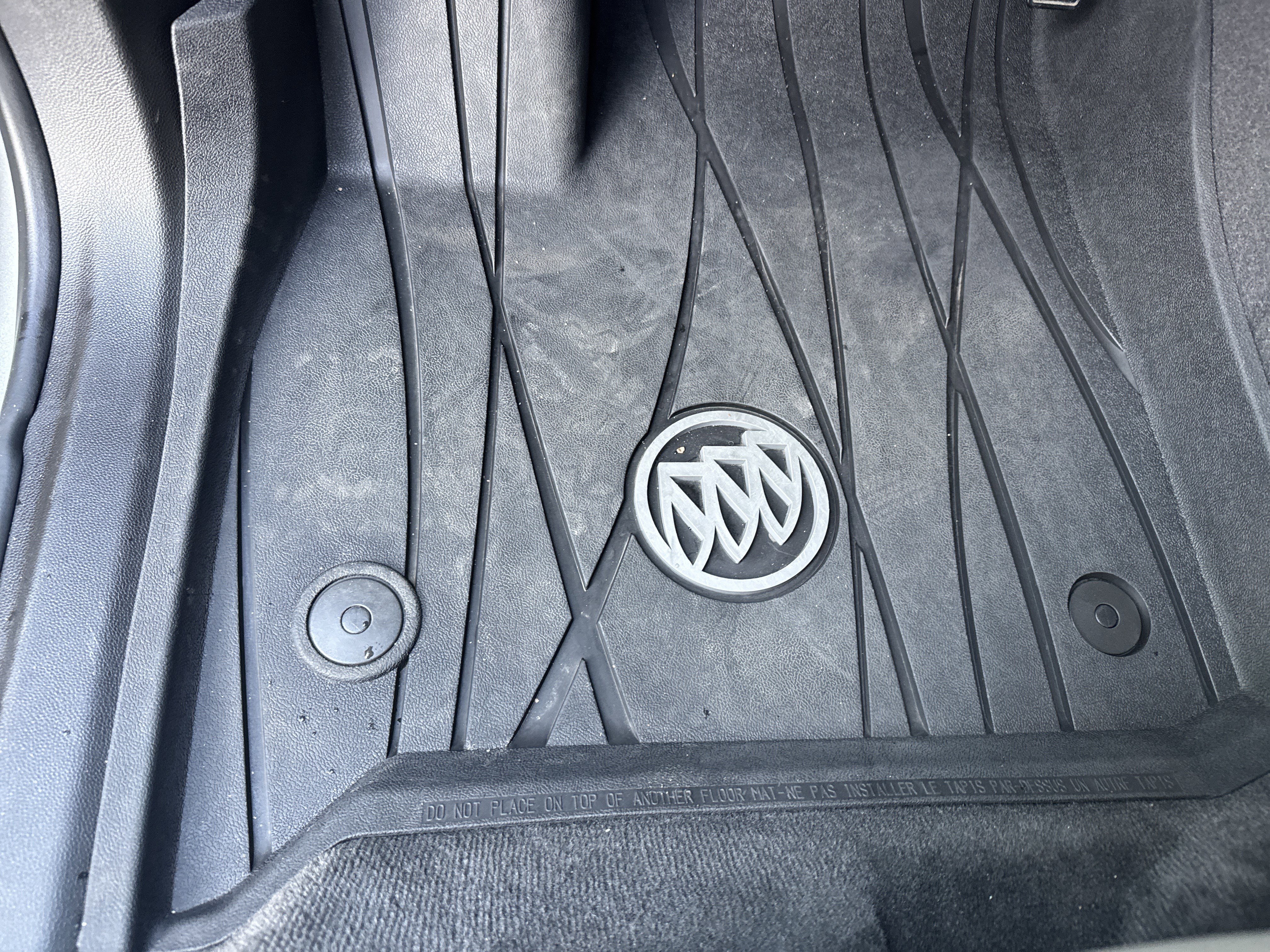 Used 2020 Buick Enclave Essence w/ Sound and Sites Package image 17