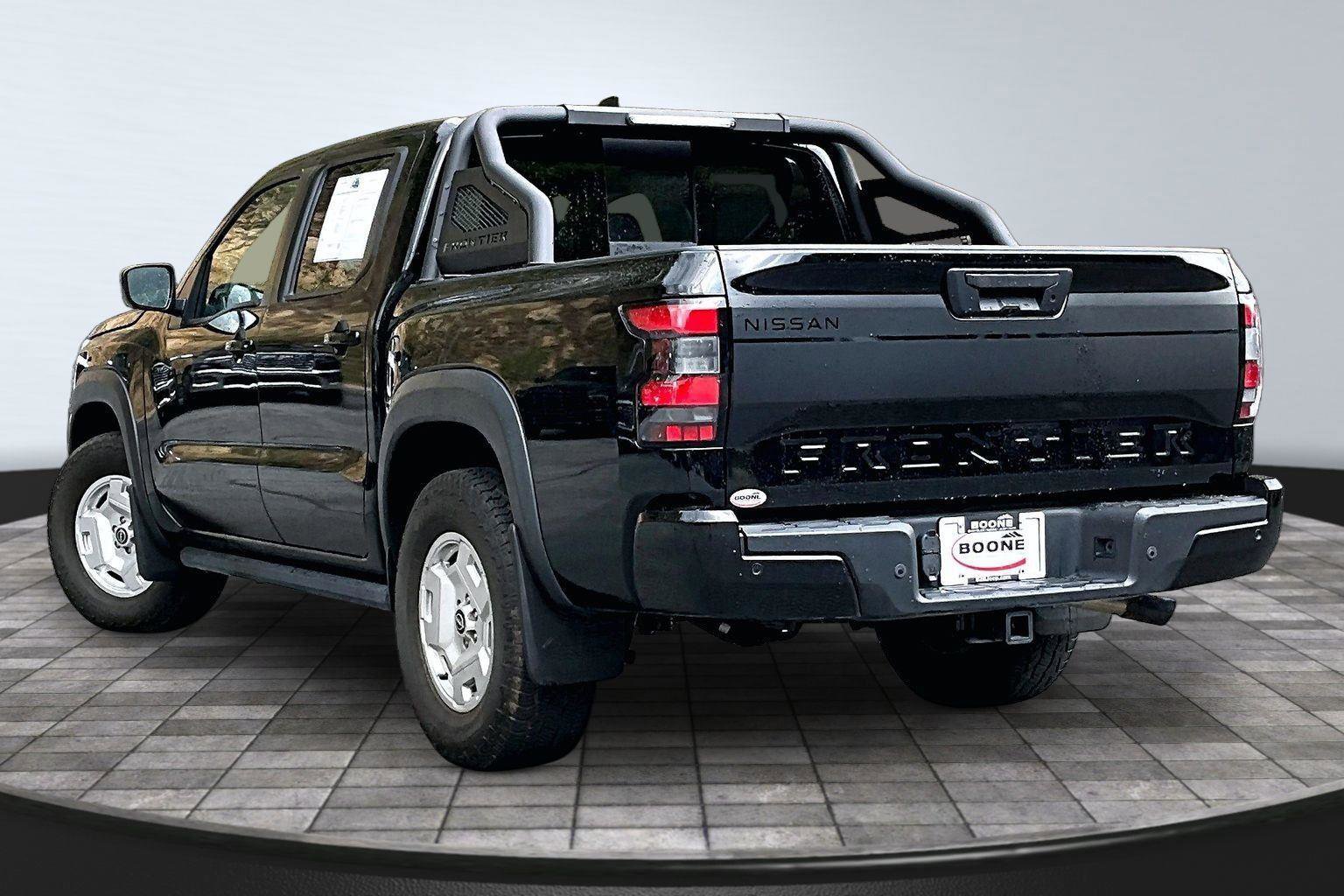 Used 2024 Nissan Frontier SV w/ Hardbody Edition AWD/4WD image 3