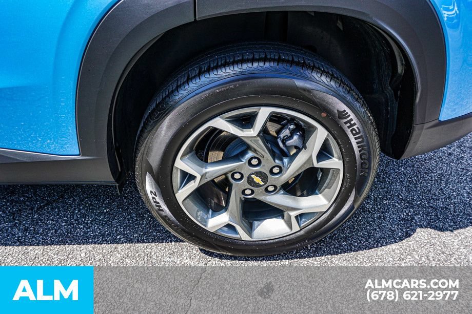 Used 2025 Chevrolet Trax LT FWD image 16
