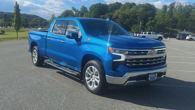 Used 2022 Chevrolet Silverado 1500 LTZ w/ Z71 Off-Road Package AWD/4WD image 2