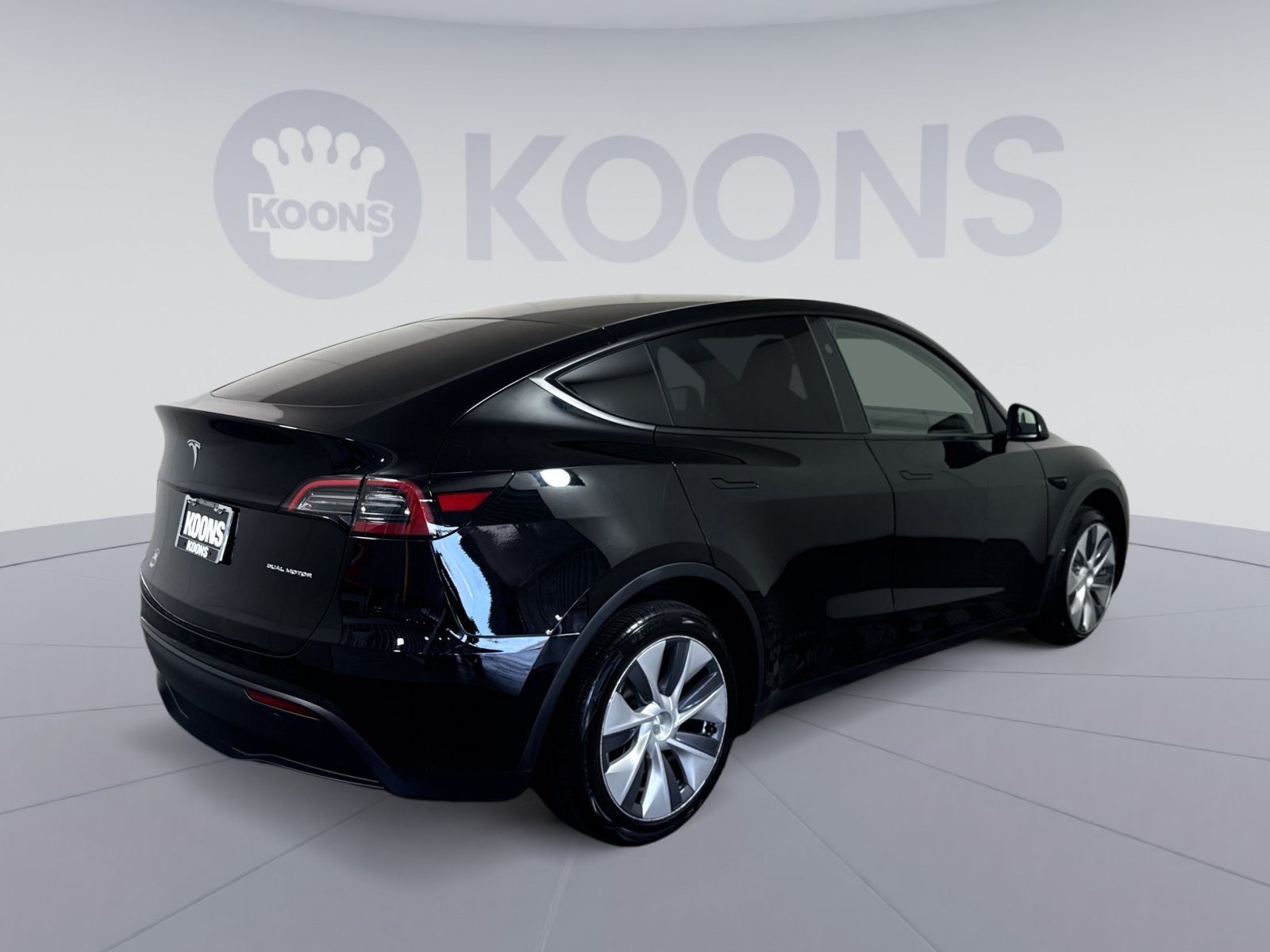 Used 2024 Tesla Model Y Long Range AWD/4WD image 7