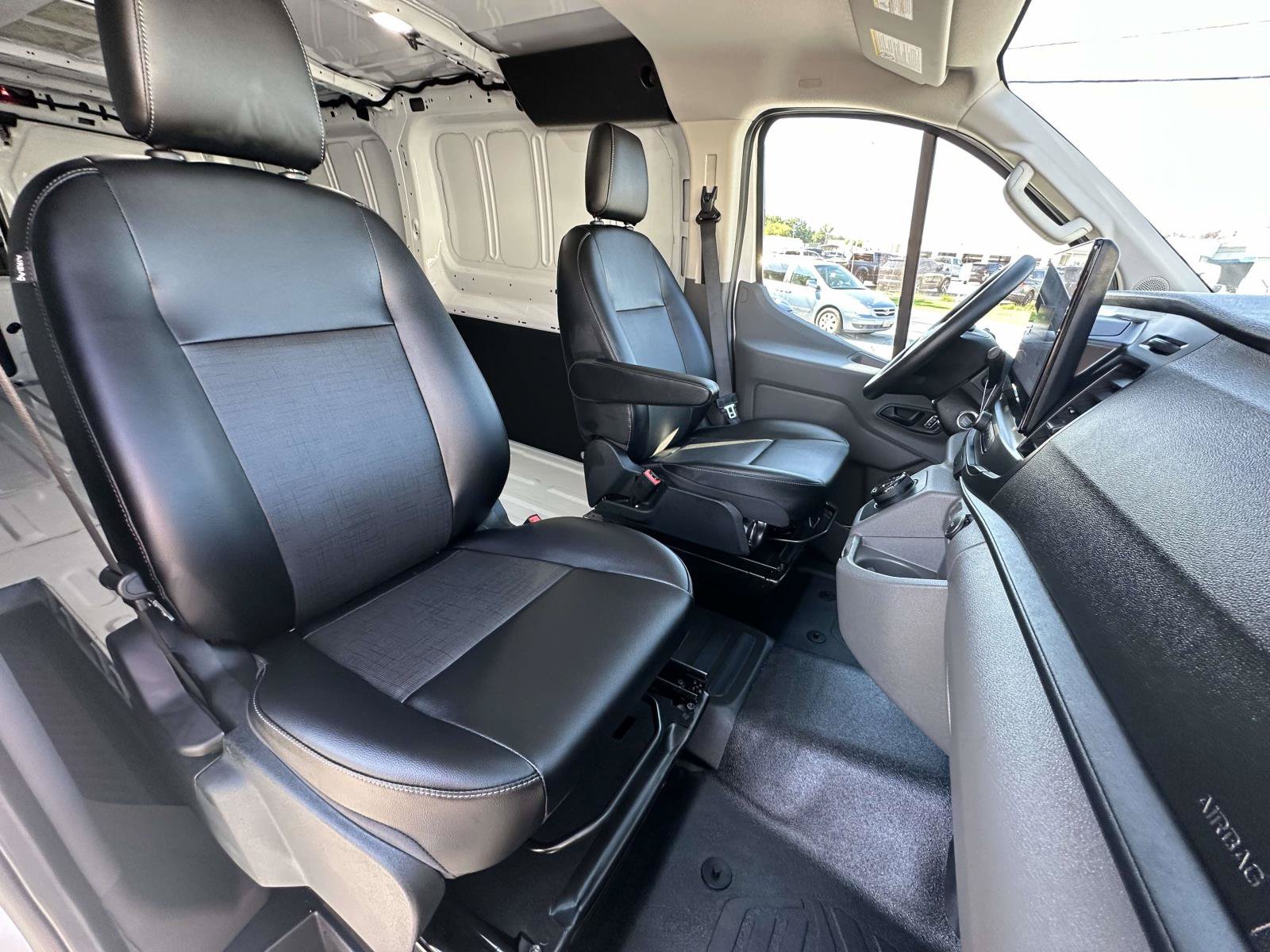 Certified 2023 Ford E-Transit Low Roof RWD image 24