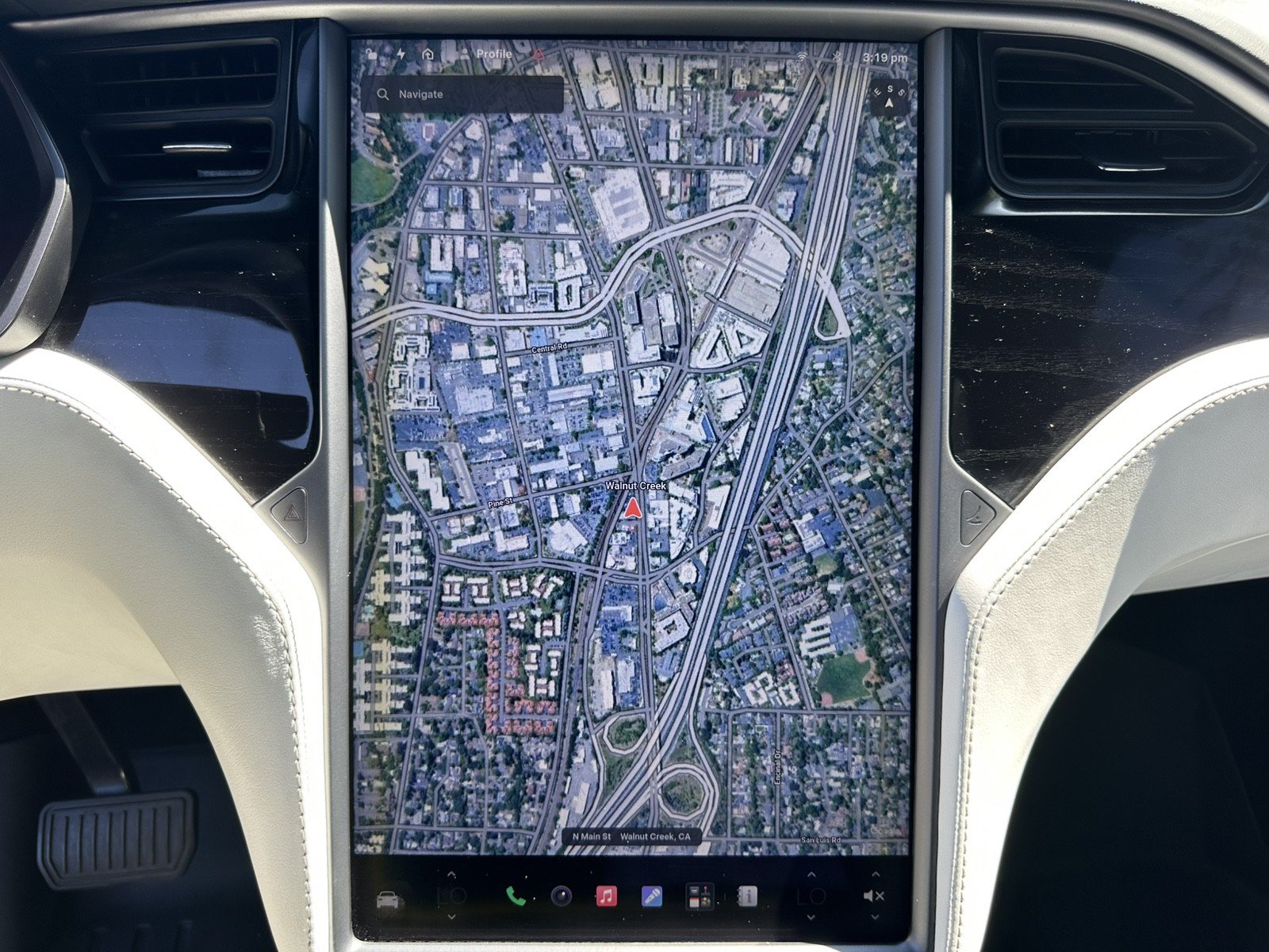 Used 2018 Tesla Model X 75D AWD/4WD image 24