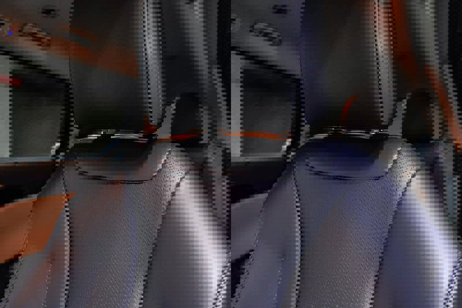 Used 2024 Kia Carnival EX image 23