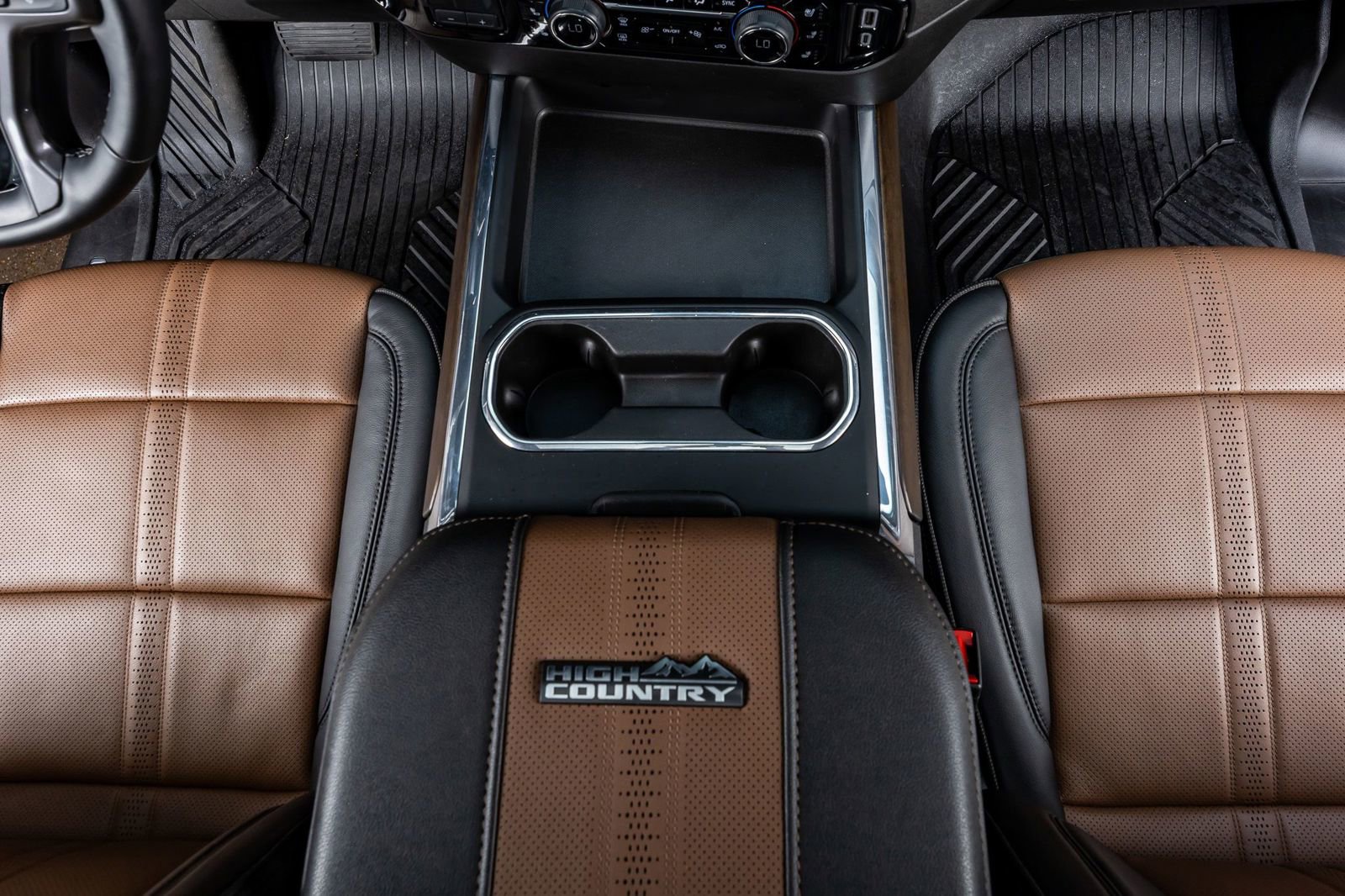 Used 2024 Chevrolet Silverado 2500 High Country w/ High Country Premium Package AWD/4WD image 29