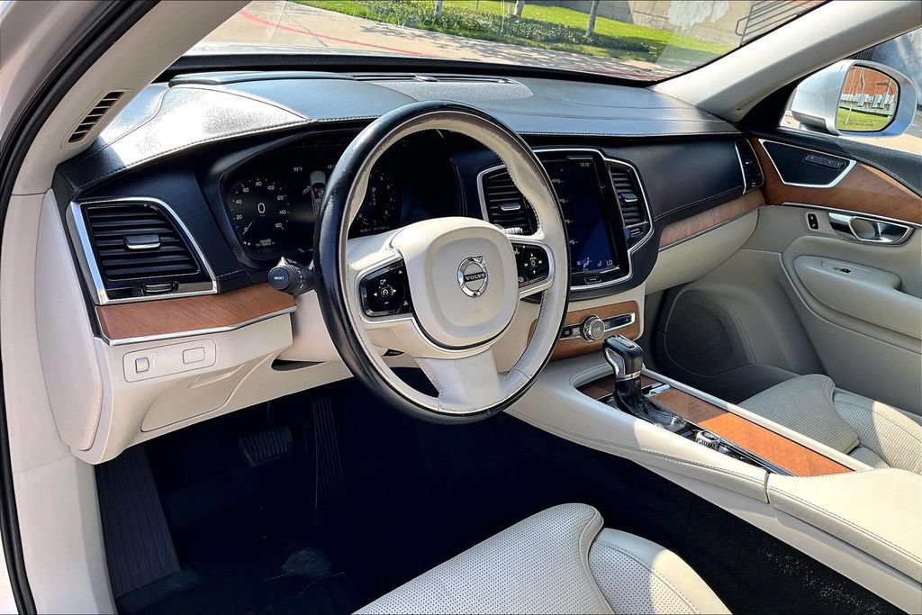 Used 2018 Volvo XC90 T6 Inscription w/ Convenience Package AWD/4WD image 2