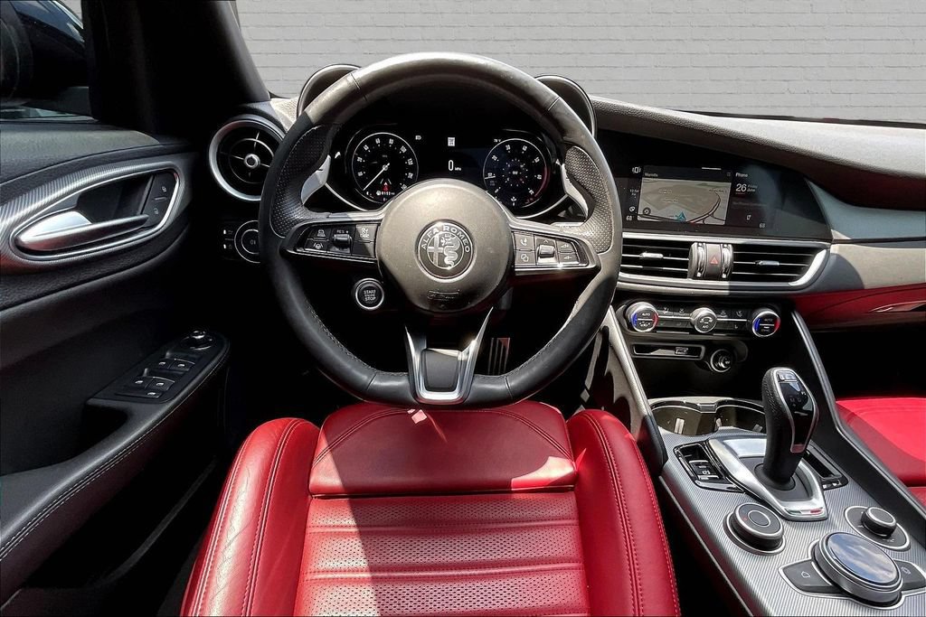 Used 2024 Alfa Romeo Giulia Veloce RWD image 8