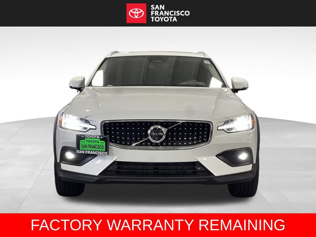Used 2026 Volvo V60 B5 Cross Country Ultra w/ Climate Package AWD/4WD image 8