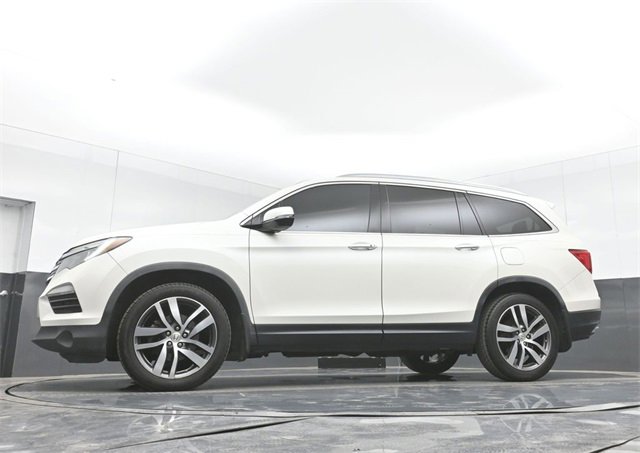 Used 2017 Honda Pilot Touring image 47