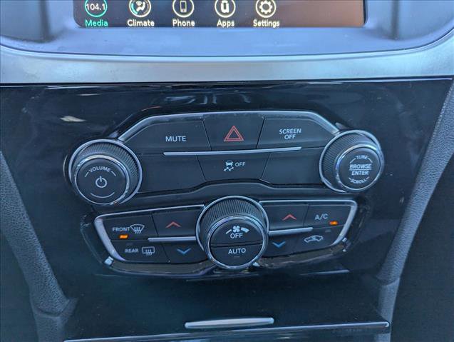 Used 2023 Chrysler 300 Touring w/ Sport Appearance Package image 17