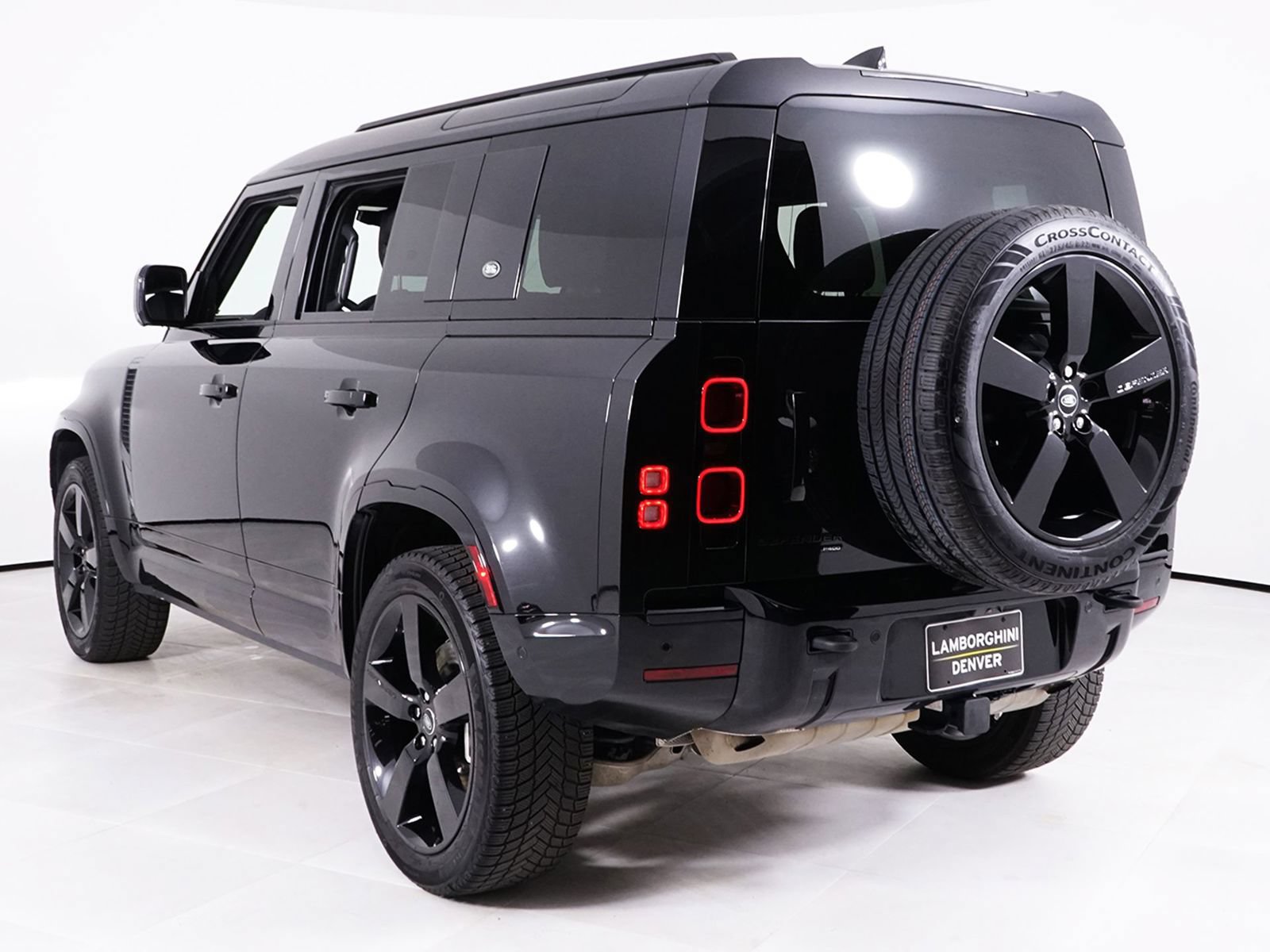 Used 2023 Land Rover Defender 110 X-Dynamic SE AWD/4WD image 17