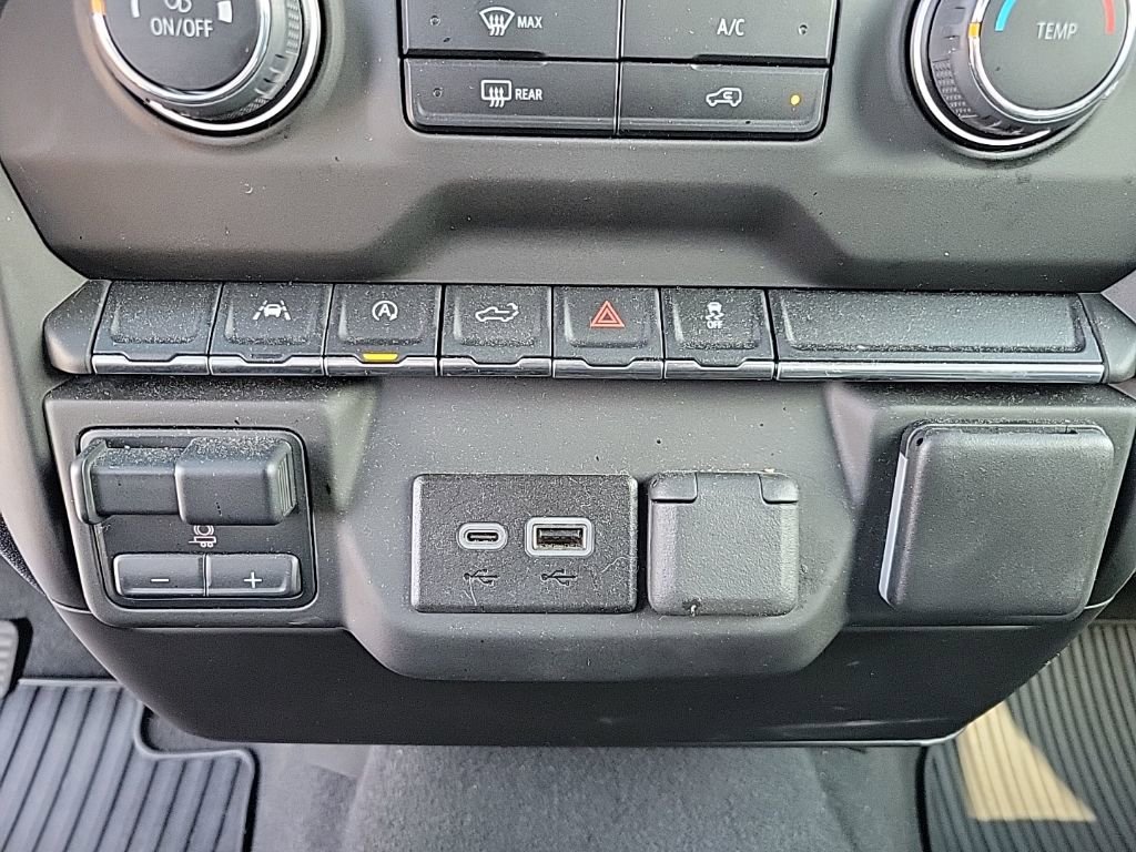 Used 2024 Chevrolet Silverado 1500 Custom image 18