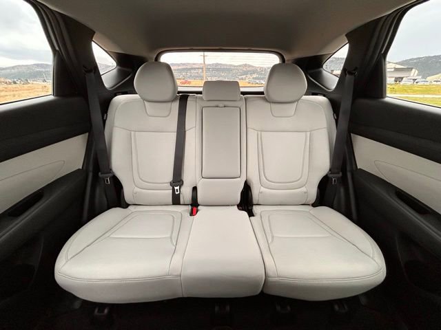 Used 2025 Hyundai Tucson SE image 32
