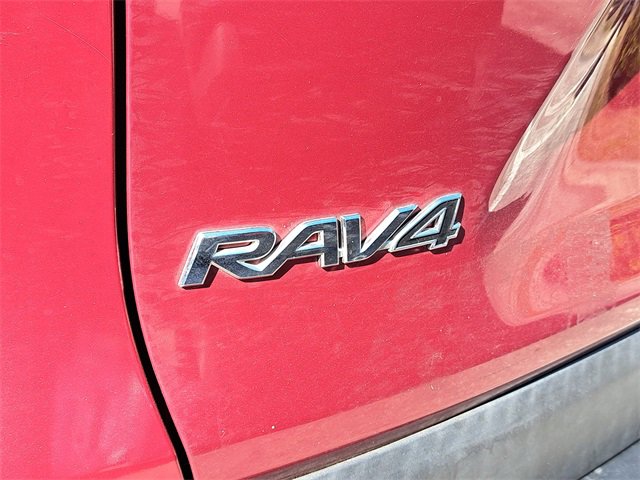 Used 2019 Toyota RAV4 XLE image 5