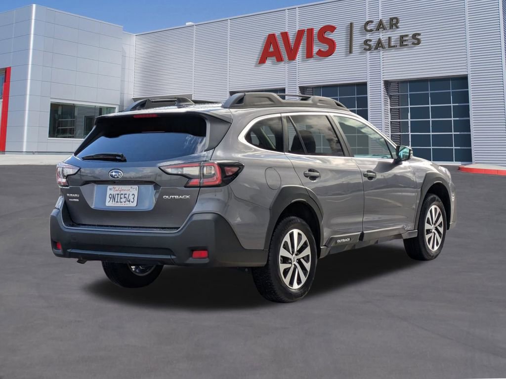 Used 2025 Subaru Outback Premium image 6