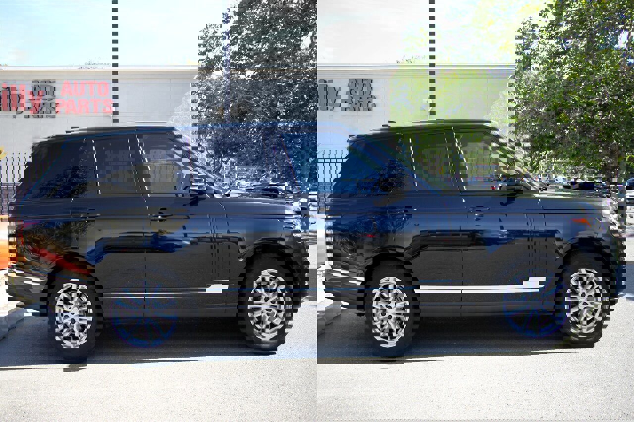 Used 2017 Land Rover Range Rover image 5