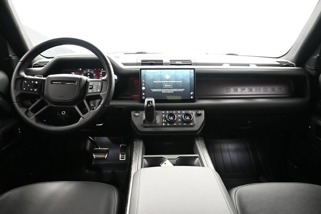 Used 2025 Land Rover Defender 110 AWD/4WD image 32