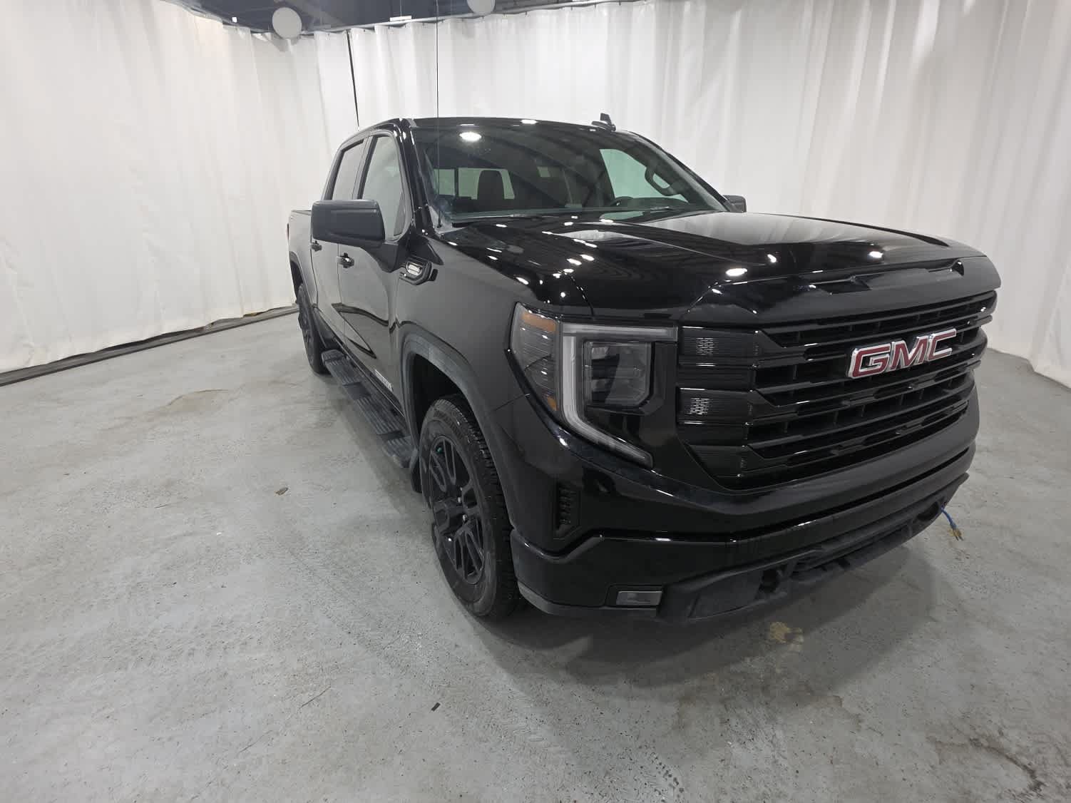 Certified 2026 GMC Sierra 1500 Elevation w/ Preferred Package AWD/4WD image 9
